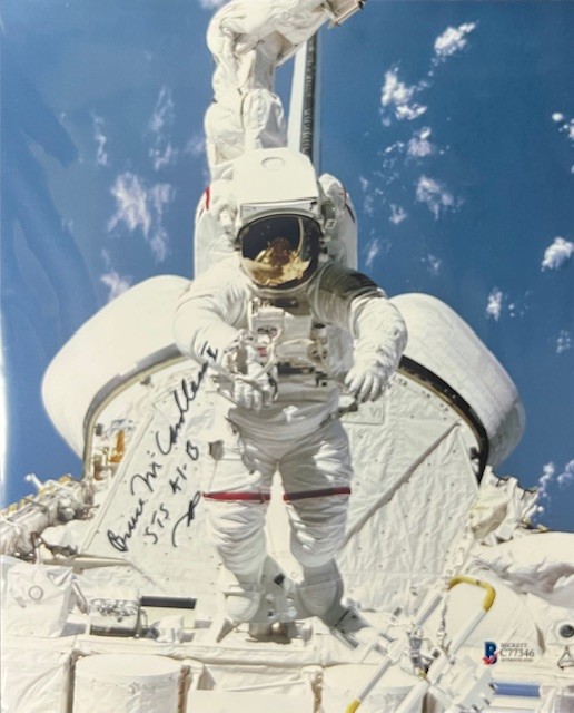AstronautMccandless1